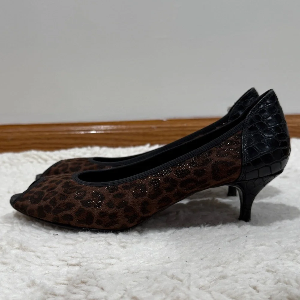 Donald J. Pliner‎ Leopard Animal Print Peep-Toe Kitten Heel Pumps Sz 9 Elegant